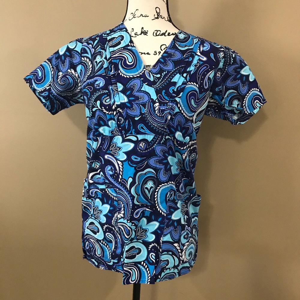 White Cross | Scrub Top - XS